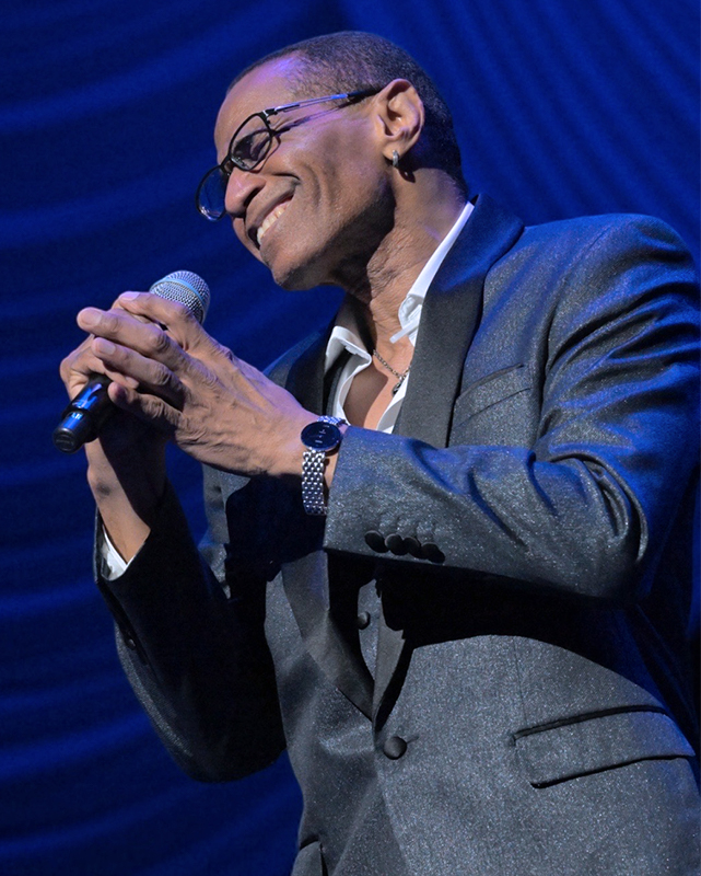 国人男性シンガー- Male Vocal-外国人ミュージシャン- Muscian - Glenn -タレント・モデル事務所東京-Talent Model Agency Tokyo