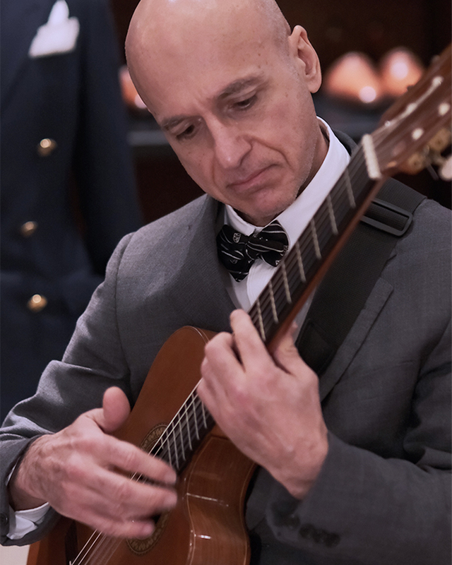 外国人男性ギターリストー Male guitarist- Gio -タレント・モデル事務所東京-Talent Model Agency Tokyo