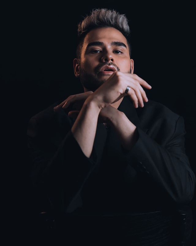 Male Singer - Michael Bodin