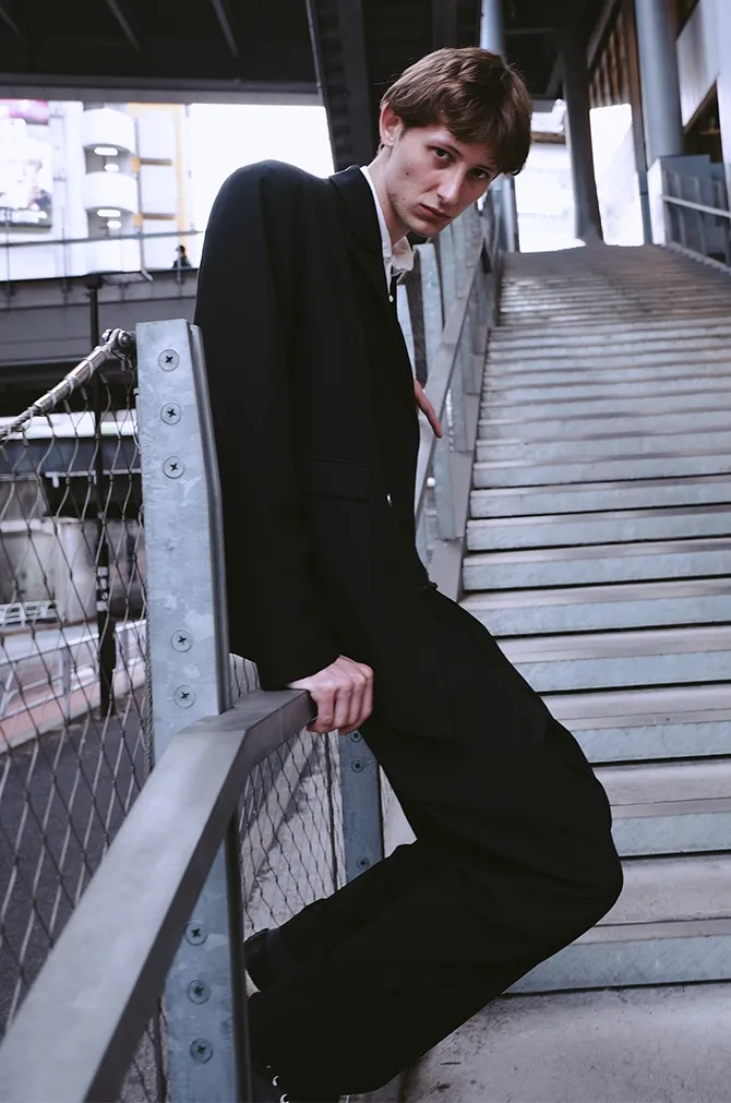 Hollowのイメージ-03